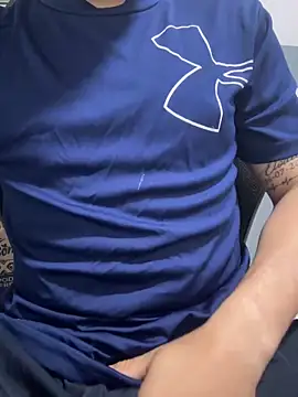 Snapshot of elpollo17 chatting on November 10, 2025, 2:54 am elpollo17 online show from November 10, 2025, 2:54 am