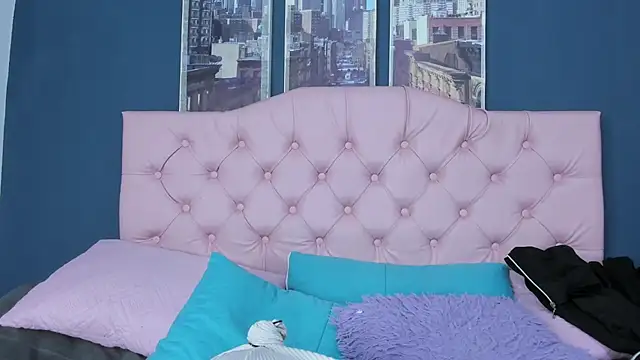 Snapshot of Applehot_LRR chatting on September 19, 2025, 2:13 am Applehot LRR online show from September 19, 2025, 2:13 am