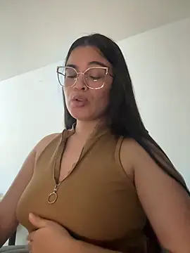 CamilaSofiia online show from December 16, 2025, 2:49 am