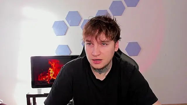 Chris Tyson online show from November 17, 2025, 8:42 am