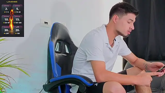 EdwardRoss  online show from November 24, 2025, 7:46 pm