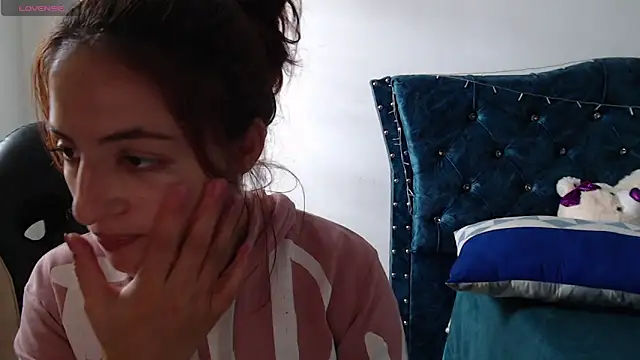 Kate lorens9 online show from March 17, 2025, 6:42 pm