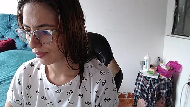 Kate lorens9 online show from April 13, 2026, 4:23 pm