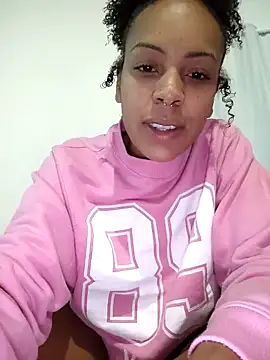 Julia Pretinha online show from January 4, 2025, 3:07 am