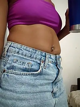 Julia Pretinha online show from March 15, 2025, 11:17 pm