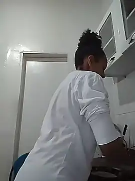 Julia Pretinha online show from November 8, 2025, 3:12 pm