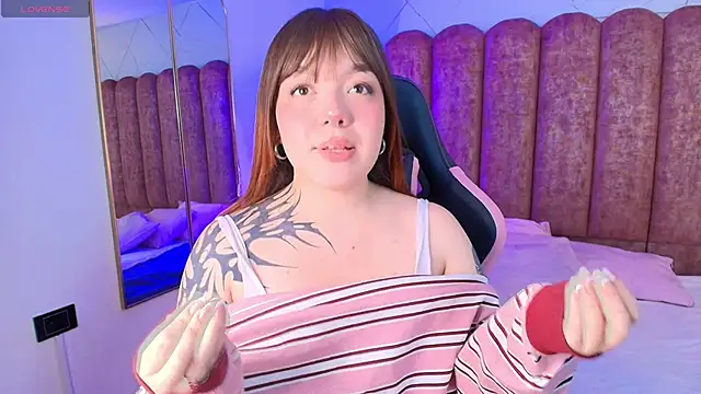 Fluffy Bubble21 online show from February 28, 2026, 4:24 am