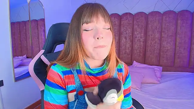 Fluffy Bubble21 online show from April 17, 2026, 4:26 am