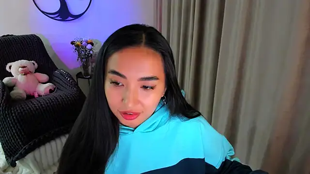 Snapshot of worldofkim chatting on November 2, 2025, 1:24 pm worldofkim online show from November 2, 2025, 1:24 pm