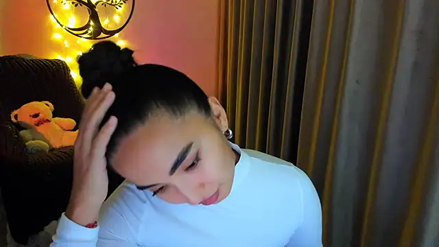 Snapshot of worldofkim chatting on November 28, 2025, 3:25 pm worldofkim online show from November 28, 2025, 3:25 pm