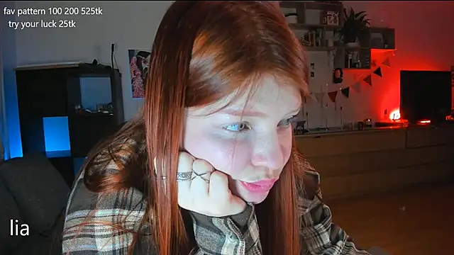 Snapshot of lil_lia chatting on February 7, 2025, 3:12 am lil lia online show from February 7, 2025, 3:12 am