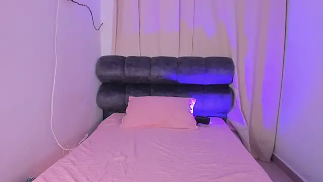 AmyStevenss online show from July 22, 2026, 6:27 am