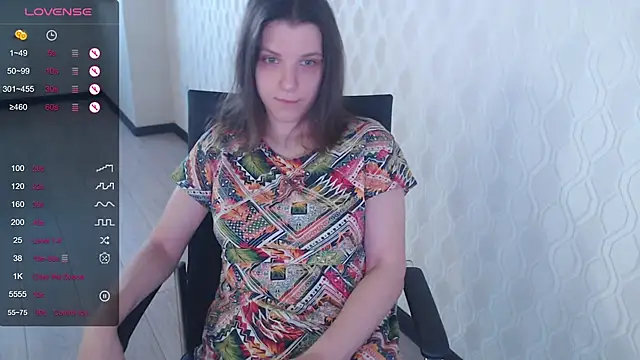 LisaHeart online show from August 3, 2026, 4:44 pm