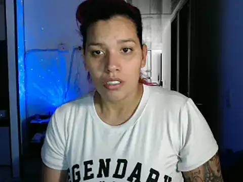 Snapshot of CarolinaRincon chatting on February 12, 2025, 7:24 pm CarolinaRincon online show from February 12, 2025, 7:24 pm