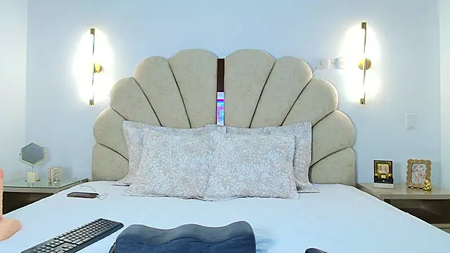 Meghanparker1 online show from November 26, 2025, 10:11 pm