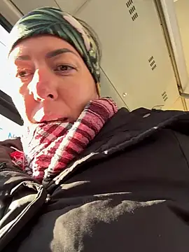 Snapshot of eveangelll chatting on January 7, 2025, 8:24 am eveangelll online show from January 7, 2025, 8:24 am