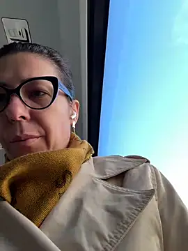 Snapshot of eveangelll chatting on March 6, 2025, 9:03 am eveangelll online show from March 6, 2025, 9:03 am