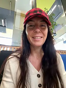 Snapshot of eveangelll chatting on October 27, 2025, 7:45 am eveangelll online show from October 27, 2025, 7:45 am