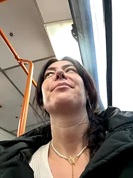 Snapshot of eveangelll chatting on November 13, 2025, 5:17 am eveangelll online show from November 13, 2025, 5:17 am