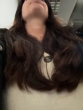 Snapshot of eveangelll chatting on December 5, 2025, 9:51 am eveangelll online show from December 5, 2025, 9:51 am