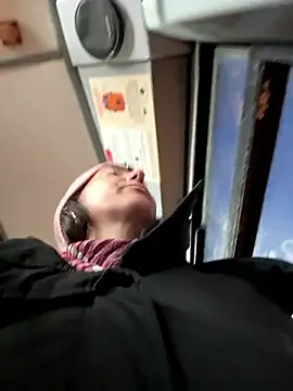 eveangelll online show from January 9, 2026, 5:21 am