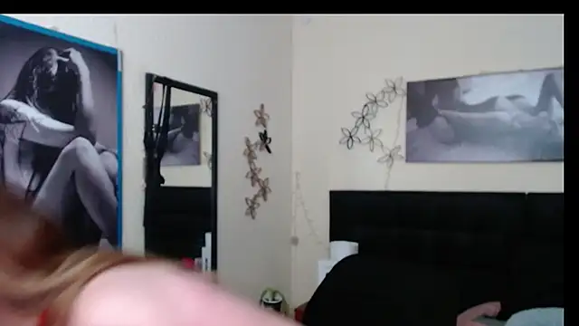 Snapshot of AnthonelaBella chatting on February 25, 2026, 3:21 pm AnthonelaBella online show from February 25, 2026, 3:21 pm