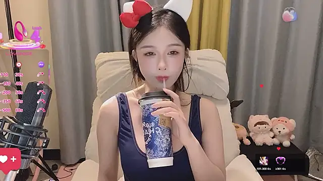 Snapshot of 7-Love chatting on July 9, 2026, 12:31 pm 7-Love online show from July 9, 2026, 12:31 pm