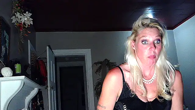 Glamazonx online show from September 13, 2025, 6:46 am