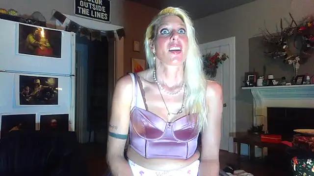 Glamazonx online show from November 5, 2025, 3:39 am