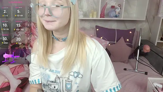 Snapshot of MeowkaKitty chatting on November 3, 2025, 2:13 am MeowkaKitty online show from November 3, 2025, 2:13 am