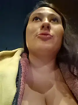 Snapshot of Celeem_ chatting on December 28, 2024, 5:44 am Celeem online show from December 28, 2024, 5:44 am