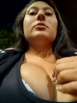 Snapshot of Celeem_ chatting on March 8, 2025, 3:17 am Celeem online show from March 8, 2025, 3:17 am