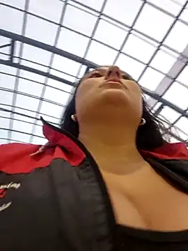 Snapshot of Celeem_ chatting on December 14, 2025, 10:25 pm Celeem online show from December 14, 2025, 10:25 pm