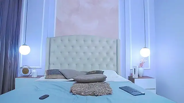 JoannaCox online show from November 4, 2025, 7:24 pm