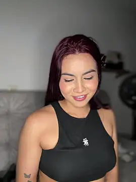 Snapshot of Zarah_Blare chatting on January 15, 2025, 11:19 pm Zarah Blare online show from January 15, 2025, 11:19 pm