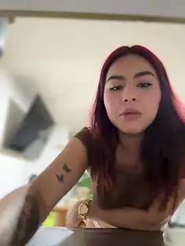 Snapshot of Zarah_Blare chatting on February 19, 2025, 3:50 am Zarah Blare online show from February 19, 2025, 3:50 am