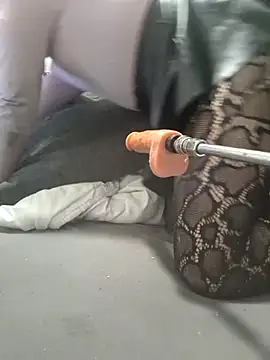 Snapshot of aprilexx chatting on October 4, 2025, 12:36 pm aprilexx online show from October 4, 2025, 12:36 pm