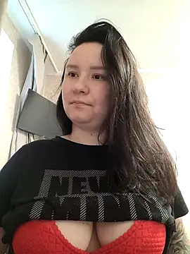 AlexaLexie online show from December 3, 2025, 8:34 am