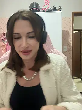 Snapshot of Irresistible24 chatting on July 5, 2026, 10:39 pm Irresistible24 online show from July 5, 2026, 10:39 pm