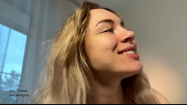 Snapshot of hotexclusive_ chatting on November 21, 2025, 4:44 am hotexclusive online show from November 21, 2025, 4:44 am