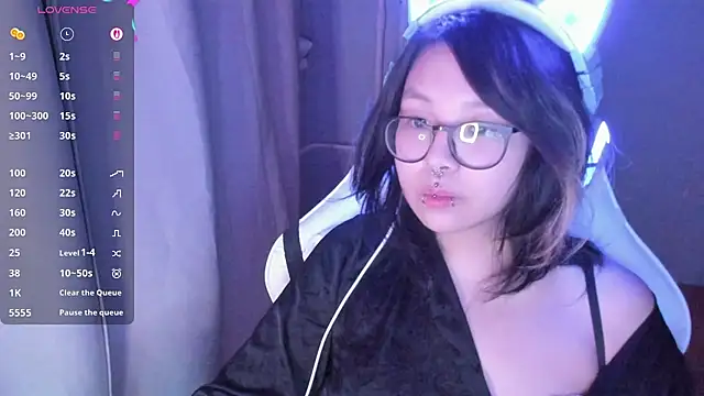 maydaykimmy online show from April 12, 2026, 8:36 pm