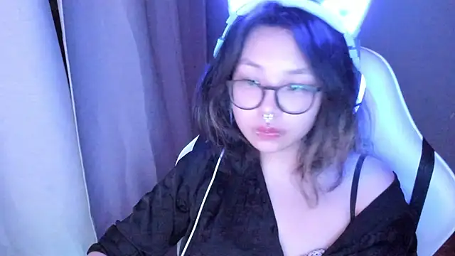 Snapshot of maydaykimmy chatting on May 21, 2026, 8:38 pm maydaykimmy online show from May 21, 2026, 8:38 pm