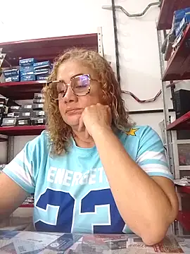 sophiahunt286 online show from December 17, 2025, 2:12 pm