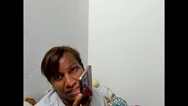 Snapshot of Laflaka22 chatting on December 14, 2024, 12:44 am Laflaka22 online show from December 14, 2024, 12:44 am