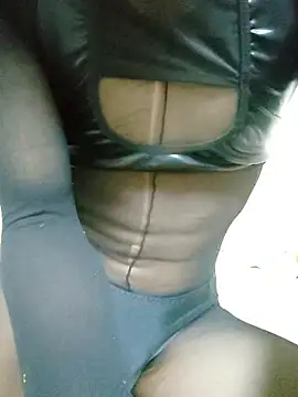 dmmsuzu95 online show from November 16, 2025, 1:00 am