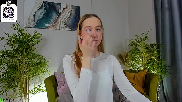 Sweett Monica online show from December 5, 2025, 1:14 am