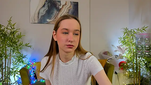 Snapshot of Sweett_Monica chatting on February 25, 2026, 12:42 am Sweett Monica online show from February 25, 2026, 12:42 am