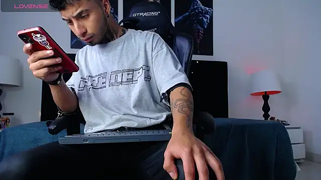 JuanCamiilo 66 online show from February 12, 2025, 6:51 pm