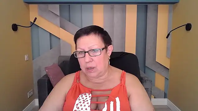 BarbaraTurners online show from September 29, 2025, 6:46 pm