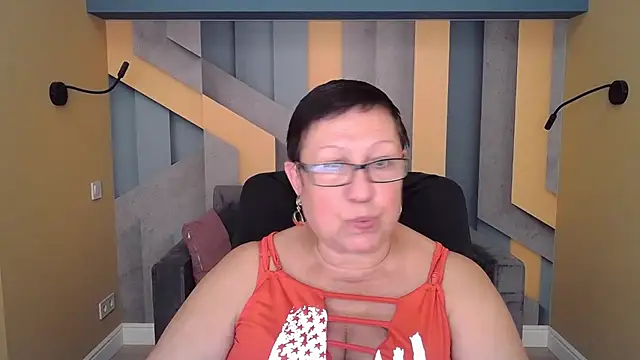 BarbaraTurners online show from October 3, 2025, 6:16 pm